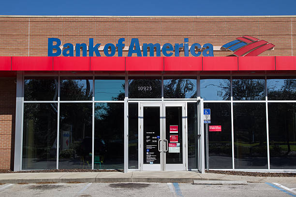 Bank of America Jacksonville, FL, USA - November 28, 2013: A Bank of America branch bank located in Jacksonville, Florida on November 28, 2013. Bank of America is the second largest bank holding company in the US by assets. bank of america stock pictures, royalty-free photos & images