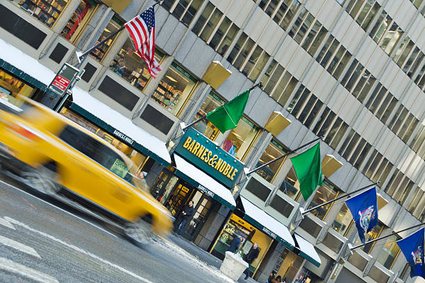 Top 60 Barnes Noble Fifth Avenue Stock Photos Pictures And