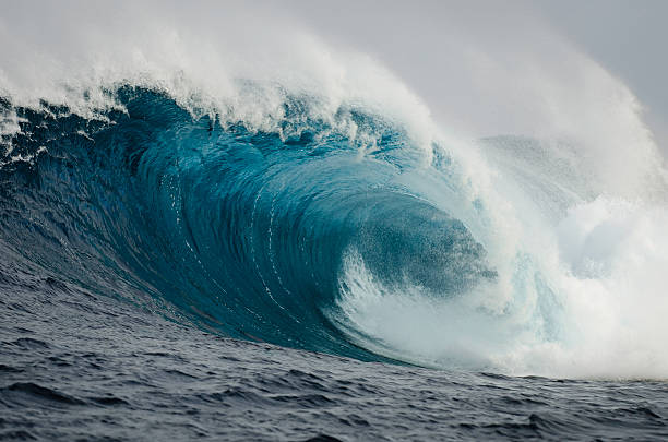barrelling wave - tsunami 個照片及圖片檔