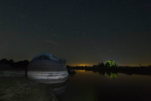 Barruecos Night photography in the Natural Area of Barruecos. Extremadura. Spain. granitic stock pictures, royalty-free photos & images