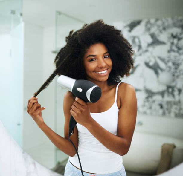 539 Black Woman Blow Dry Stock Photos, Pictures & Royalty-Free Images -  iStock