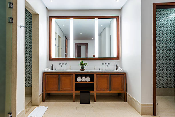 kamar mandi besar yang indah di luxury hotel - hotel bangunan publik potret stok, foto, & gambar bebas royalti