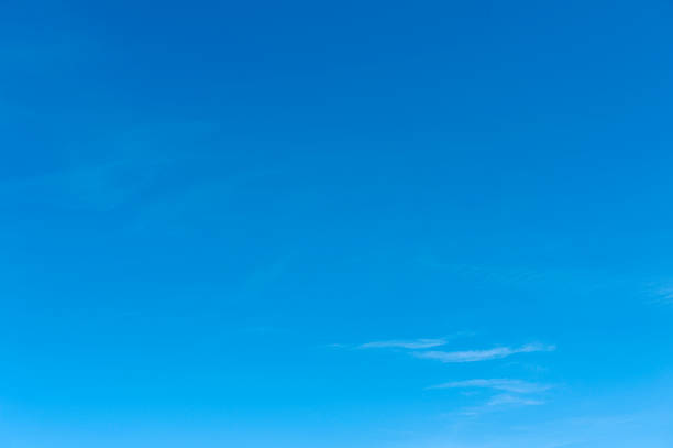 beautiful sky with white cloud.  background - heldere lucht stockfoto's en -beelden