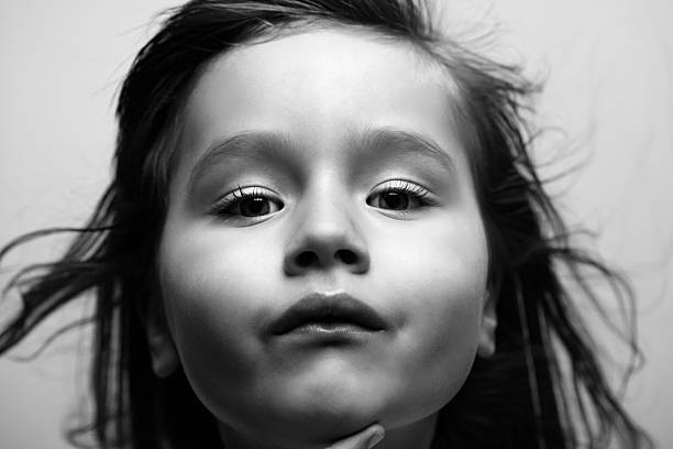 cantik gadis muda potret hitam dan putih - fotografi citra potret stok, foto, & gambar bebas royalti
