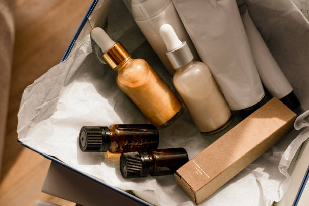 beauty box set van natuurlijke cosmetica - make up stockfoto's en -beelden