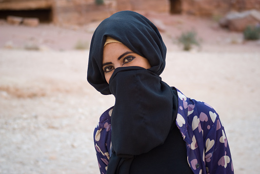 Bedouin woman, Petra Archaeological Park, Petra, Jordan 