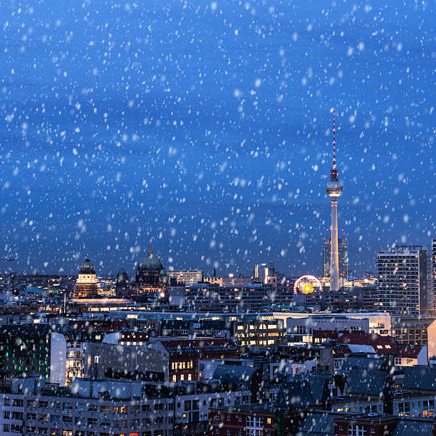 berlin in winter - berlin snow stockfoto's en -beelden