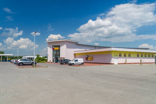 biedronka, one of the largest chain supermarkets in poland. - biedronka imagens e fotografias de stock