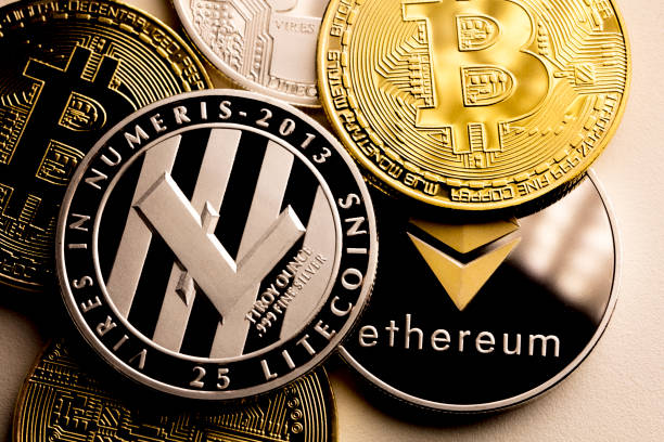 bitcoin ethereum ve litecoin - kripto para birimi stok fotoğraflar ve resimler