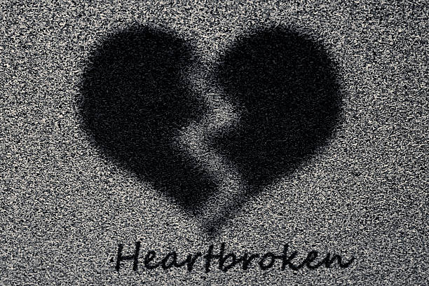 22 Broken Heart Graffiti Stock Photos Pictures Royalty Free Images Istock