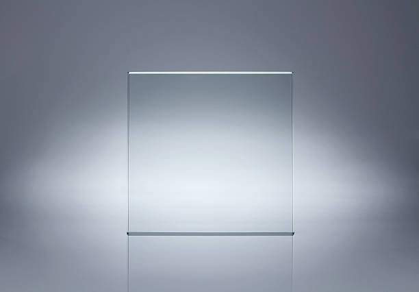 blank glass plate with copy space - glas materiaal stockfoto's en -beelden