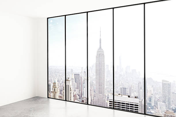 vazia sala branca com vista da cidade - window, inside apartment, new york imagens e fotografias de stock