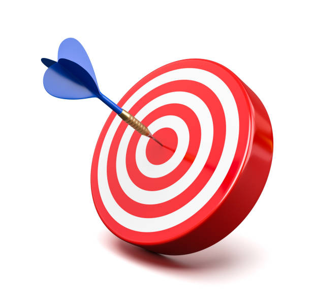 blue dart hitting a red target on the center - zielscheibe stock-fotos und bilder