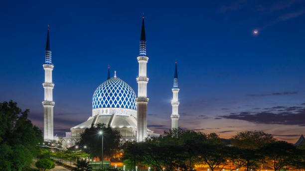 141 Shah Alam Mosque Stock Photos Pictures Royalty Free Images Istock