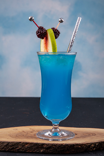Drink of the day - Page 10 Blue-lagoon-blue-hawaiian-cocktail-vodka-alcoholic-drink-iced-blue-picture-id1264622294?k=20&m=1264622294&s=170667a&w=0&h=uySkPOTZ64fp-bN57akBlqEwxgDazI7a-Gbx0odXk9A=
