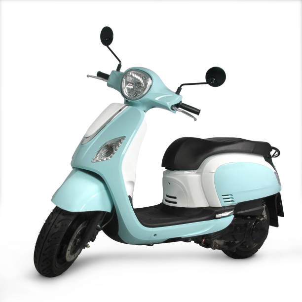 scooter bleu avec un fond blanc - scooter photos et images de collection