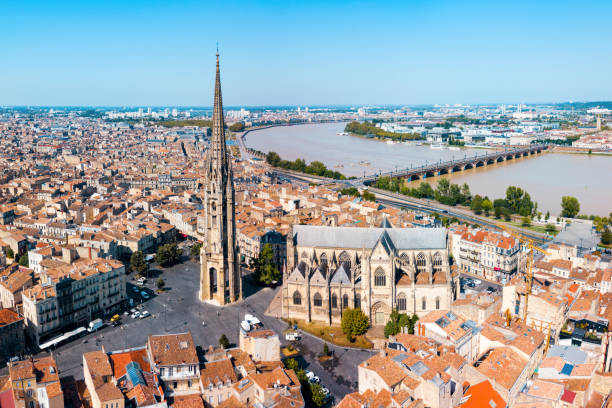 Bordeaux aerial panoramic view, France Bordeaux aerial panoramic view. Bordeaux is a port city on the Garonne river in Southwestern France bordeaux stock pictures, royalty-free photos & images