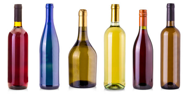 bottiglie di vino isolate su sfondo bianco. - caravella portoghese foto e immagini stock