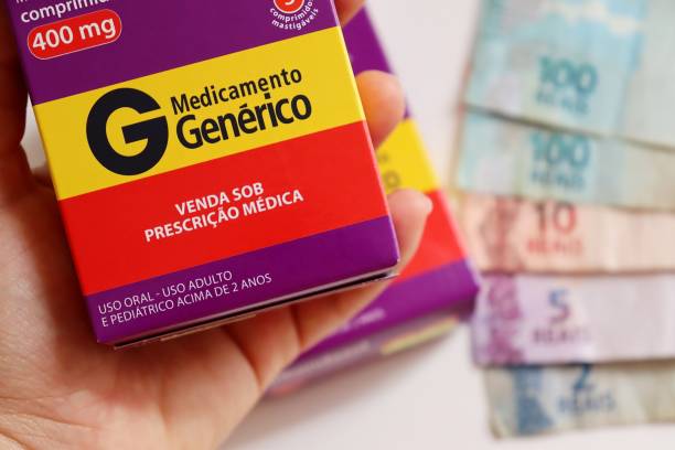 Brazilian Generic Medicine (Medicamento Generico) and Brazilian money. Cost of Medicines in Brazil. Health concept. generic drug stock pictures, royalty-free photos & images