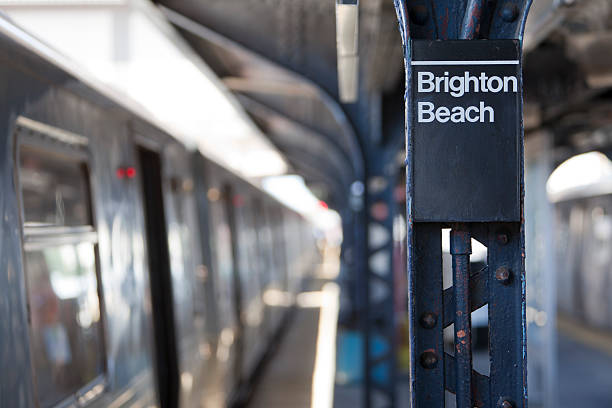 brighton beach train station in brooklyn, ny - brighton 個照片及圖片檔