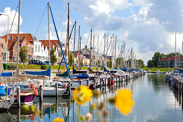 brouwershaven, netherlands - zeeland stockfoto's en -beelden
