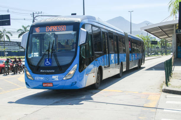 バーラ・ダ・チジュカ駅のbrt(バス・ラピッド・トランジット) - バス高速輸送システム 写真 ストックフォトと画像