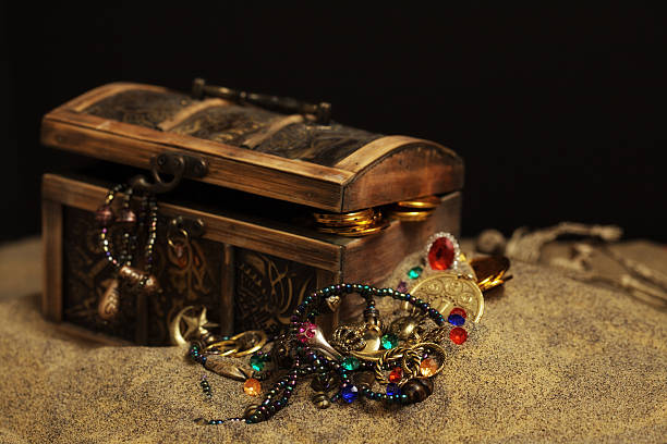 Buried Pirates Treasure Chest  jewelry treasure chest gold crate stock pictures, royalty-free photos & images