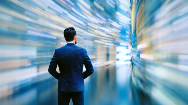 zakenman snelheid dataflow observeren - fast business stockfoto's en -beelden