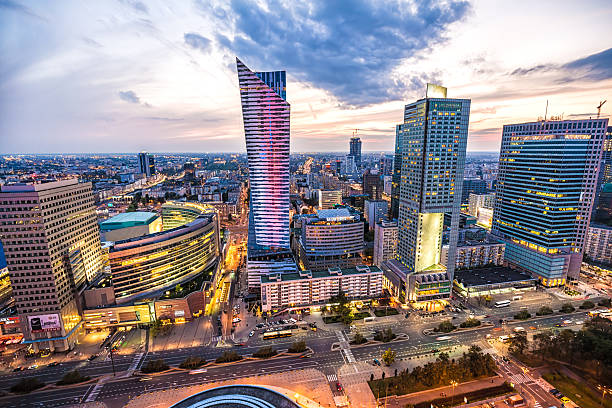 비즈니스 스카이라인 바르샤바 - 폴란드 뉴스 사진 이미지
