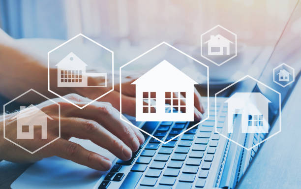 купить дом, концепция недвижимости, различные предложения недвижимости в интернете. - mortgage стоковые фото и изображения