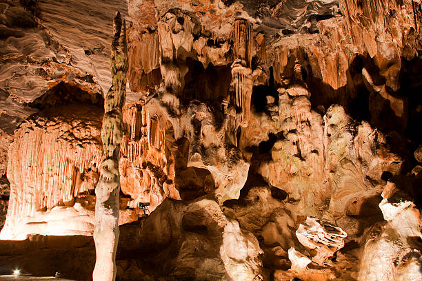 cango caves rock formations - cango stockfoto's en -beelden