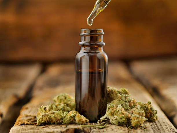 olie - marihuana gedroogde cannabis stockfoto's en -beelden