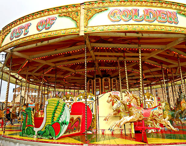 carousel amusement park merry-go-round ride - martin kelly 個照片及圖片檔