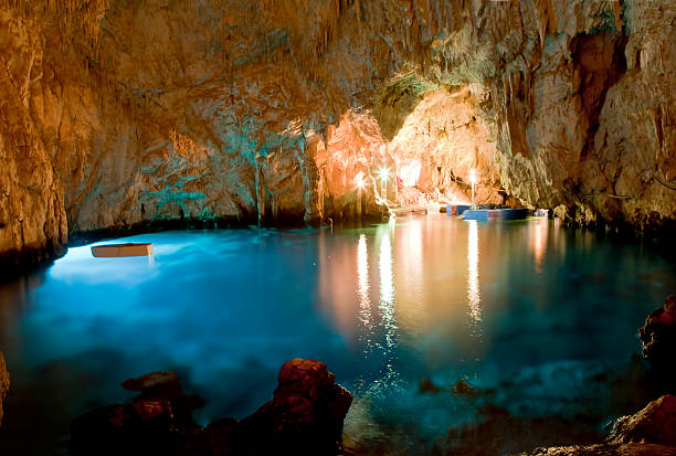cave esmerald : conca dei marini (sa) italy - speleologie buitensport stockfoto's en -beelden