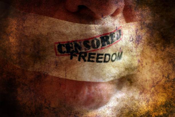 gecensureerde vrijheid tape over de mond - plakband mond stockfoto's en -beelden