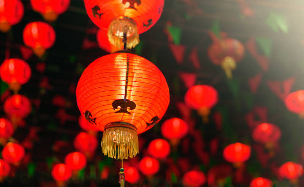 linternas chinas de año nuevo en el área de la ciudad de china. - lunar new year fotografías e imágenes de stock