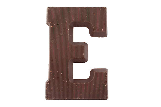 chocolate alphabet - letter e - chocoladeletter stockfoto's en -beelden