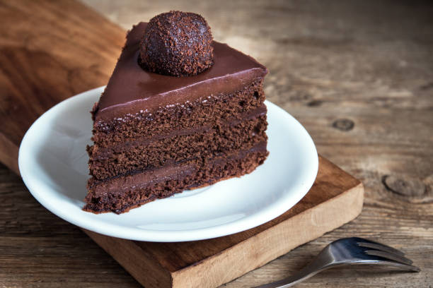 chocolate cake - bolos de chocolate imagens e fotografias de stock