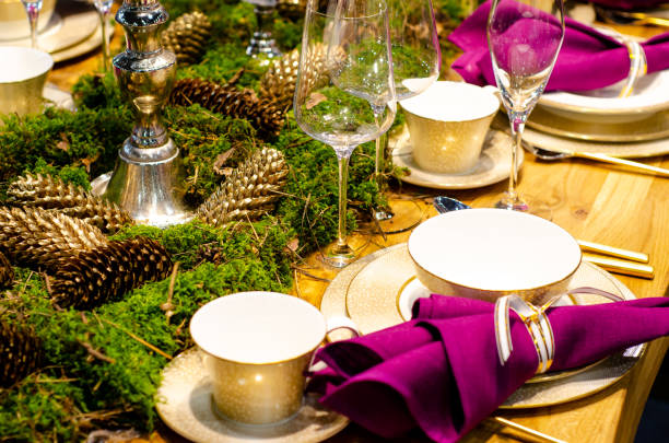 julhelgen dukning koncept - new years dinner table bildbanksfoton och bilder