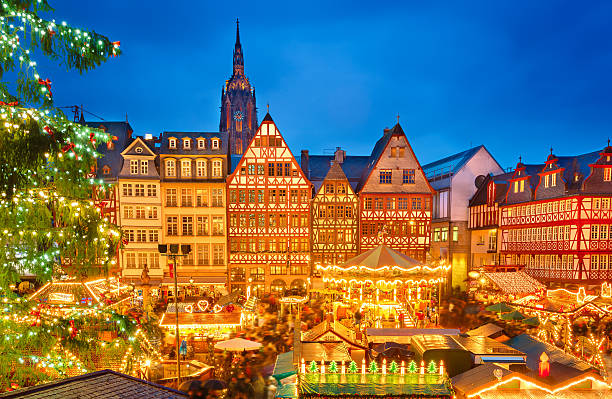 рождественский рынок в франкфурт-на-майне - frankfurt стоковые фото и изображения