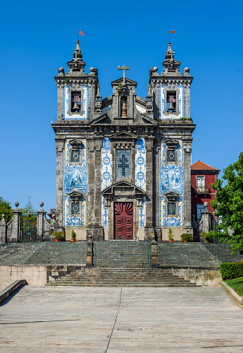 church-of-saint-ildefonso-in-porto -portugal-picture-id545453290?b=1&k=6&m=545453290&s=170667a&w=0&h=CjJsaSNsuTpdIlI-6OtqUHqTOrsVl45vHUn5k9DMfvw=