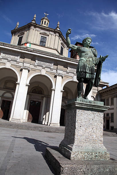 church of san lorenzo milan, italy, europe - luis lorenzo 個照片及圖片檔
