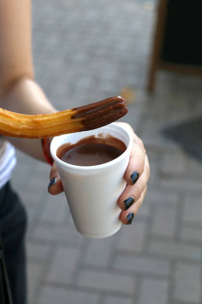 churro dan cokelat panas - churros ubi potret stok, foto, & gambar bebas royalti