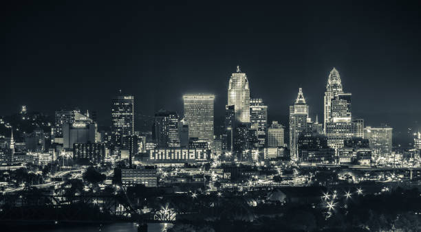 Cincinnati City Skyline A view of the buildings in Cincinnati. cincinnati stock pictures, royalty-free photos & images