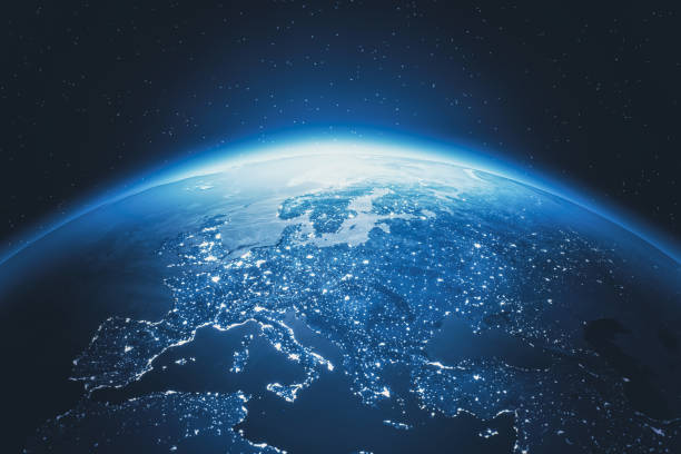 vista cinematografica della terra blu dallo spazio di notte all'europa - italia mondiali foto e immagini stock
