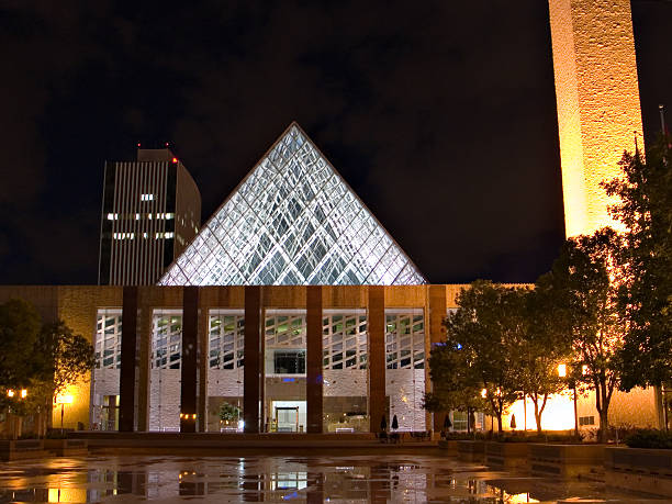 city hall - building a pyramid bildbanksfoton och bilder