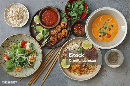 istock Classic Thai Food Dishes 1312283557