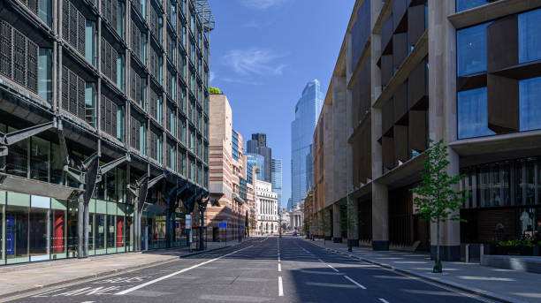 Clear Road View of The City of London Street in the Financial District Perspective View of London urban road stock pictures, royalty-free photos & images