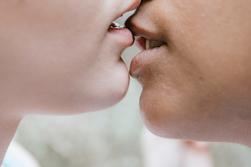 Lesbian Close Up Kissing