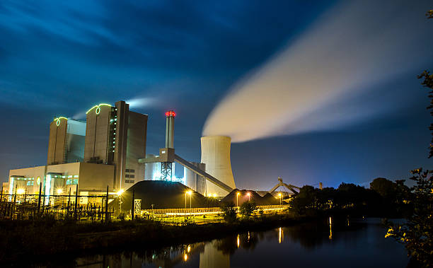 charbon power plant - transition énergétique photos et images de collection
